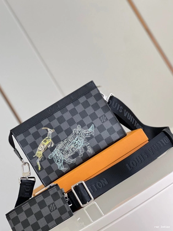 Cheap GASTON WEARABLE LOUIS VUITTON 0717